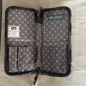 LUG Make up brush case. Like new condition! ( contents not included )